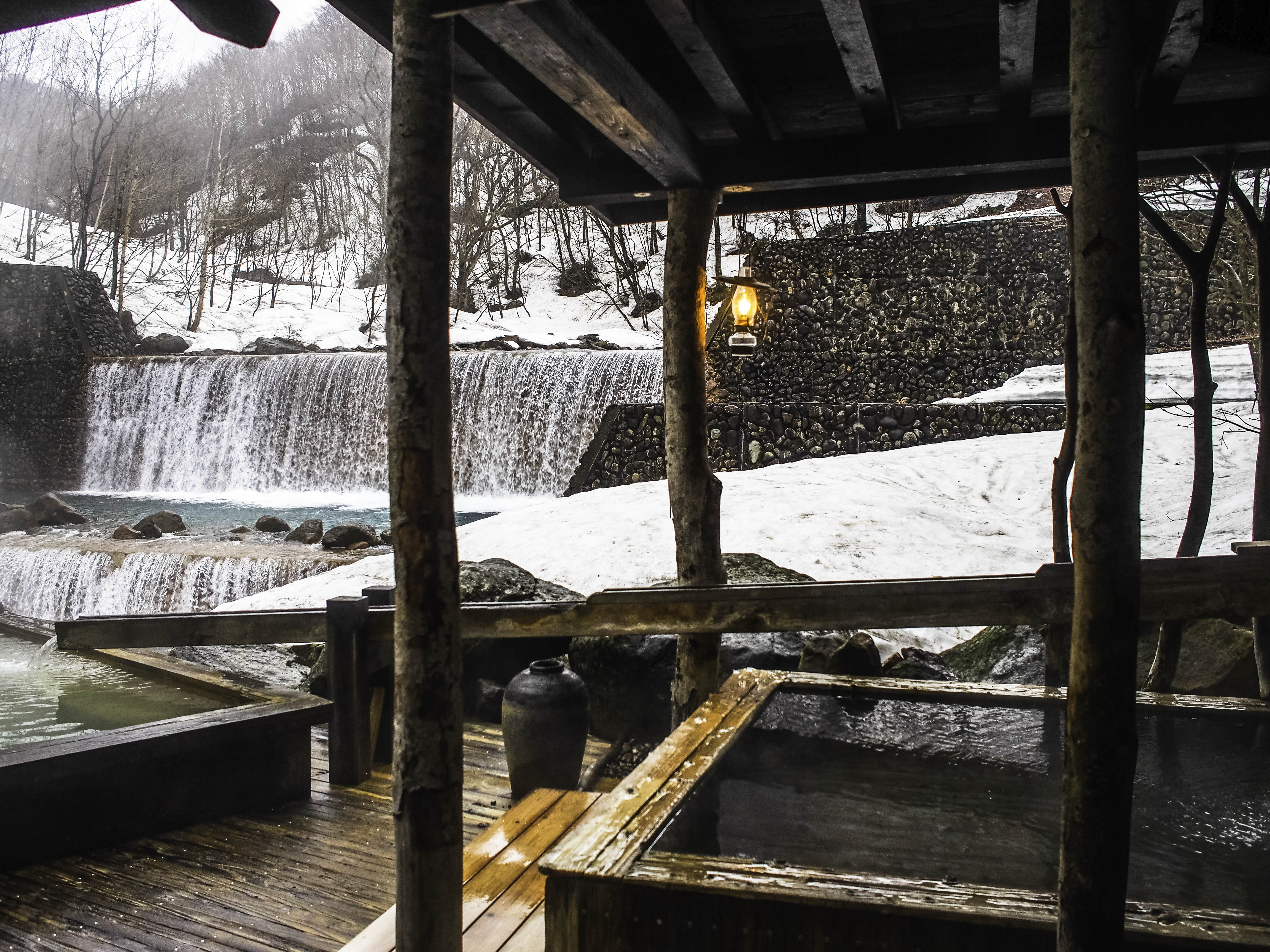 the outdoor mixed bath