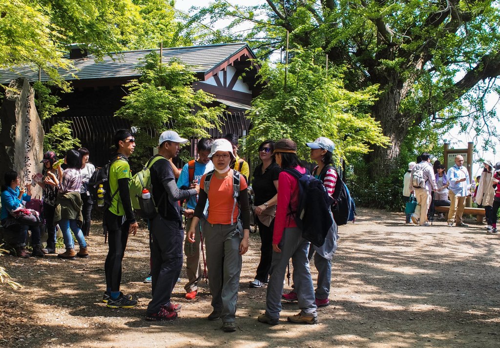 i don't know why there are so many people here!