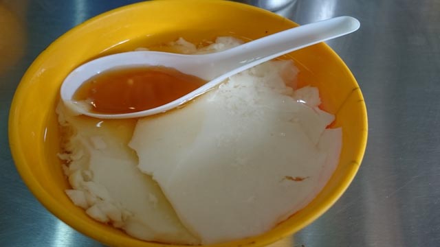 soft, wobbly sweet beancurd 