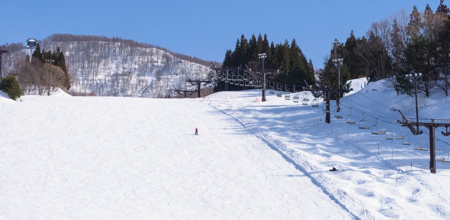 ski slope nearest the ground