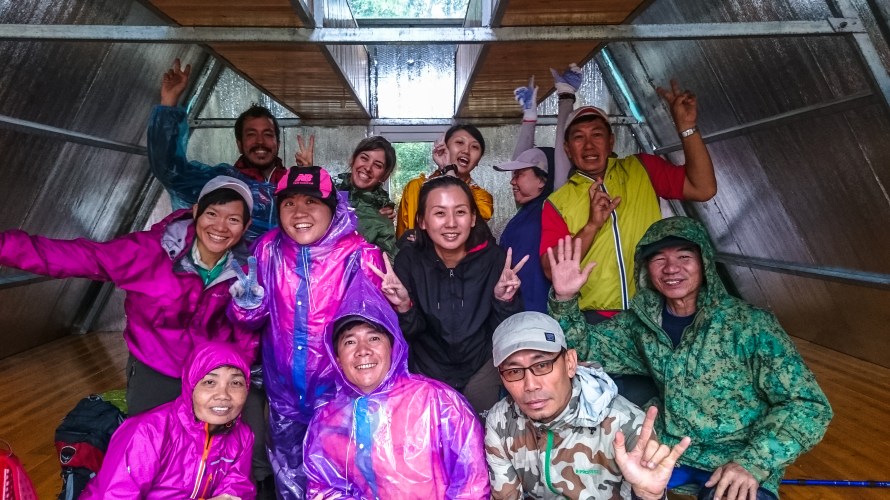 group shot with other hikers after lunch