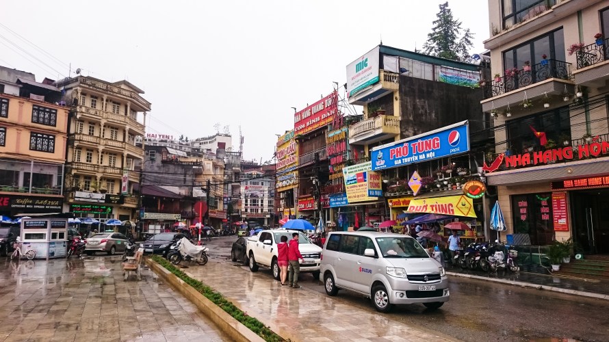 main street in sapa